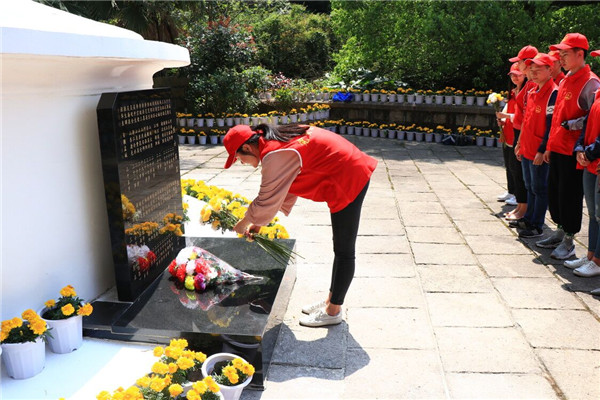 缅怀革命先烈，弘扬爱国精神 图片1.jpg